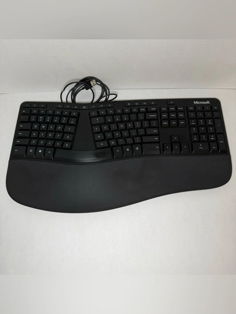 Microsoft Ergonomic USB 1878 Keyboard with Cushioned Wrist Rest